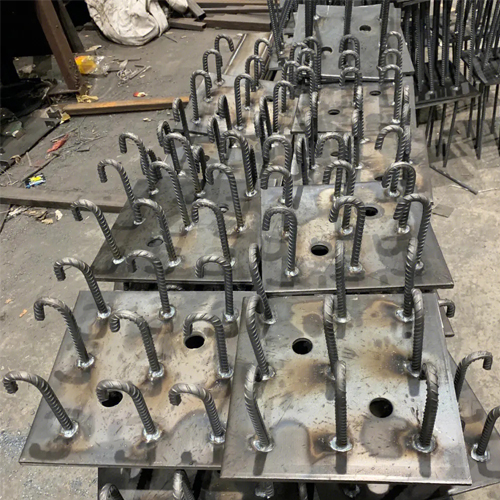 图纸中如何确定渭南预埋件的位置？