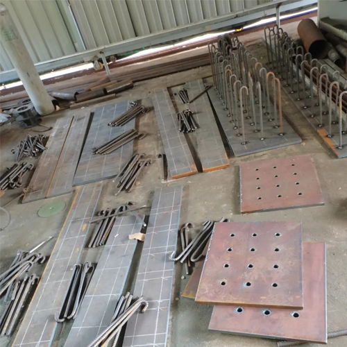 有哪些其他因素会影响渭南预埋件位置的确定？